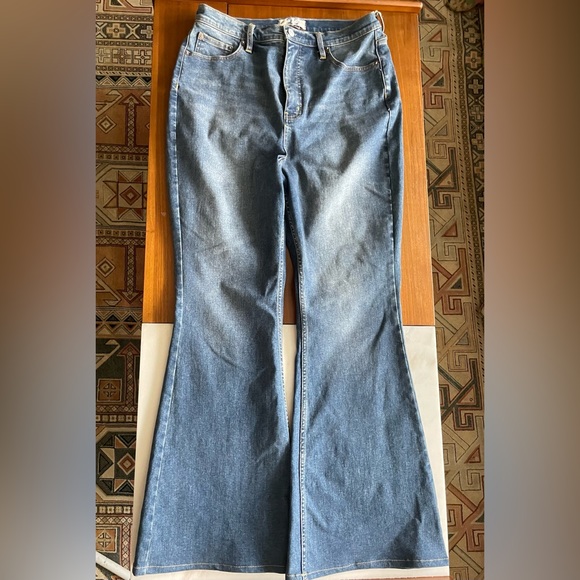 Free People Flare Jeans - Picture 2 of 14